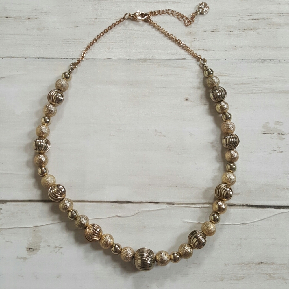 CVintage‎ gold tone bead necklace monet